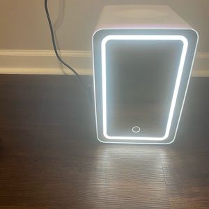🎁🎄Skincare LED Mini Fridge or Warmer